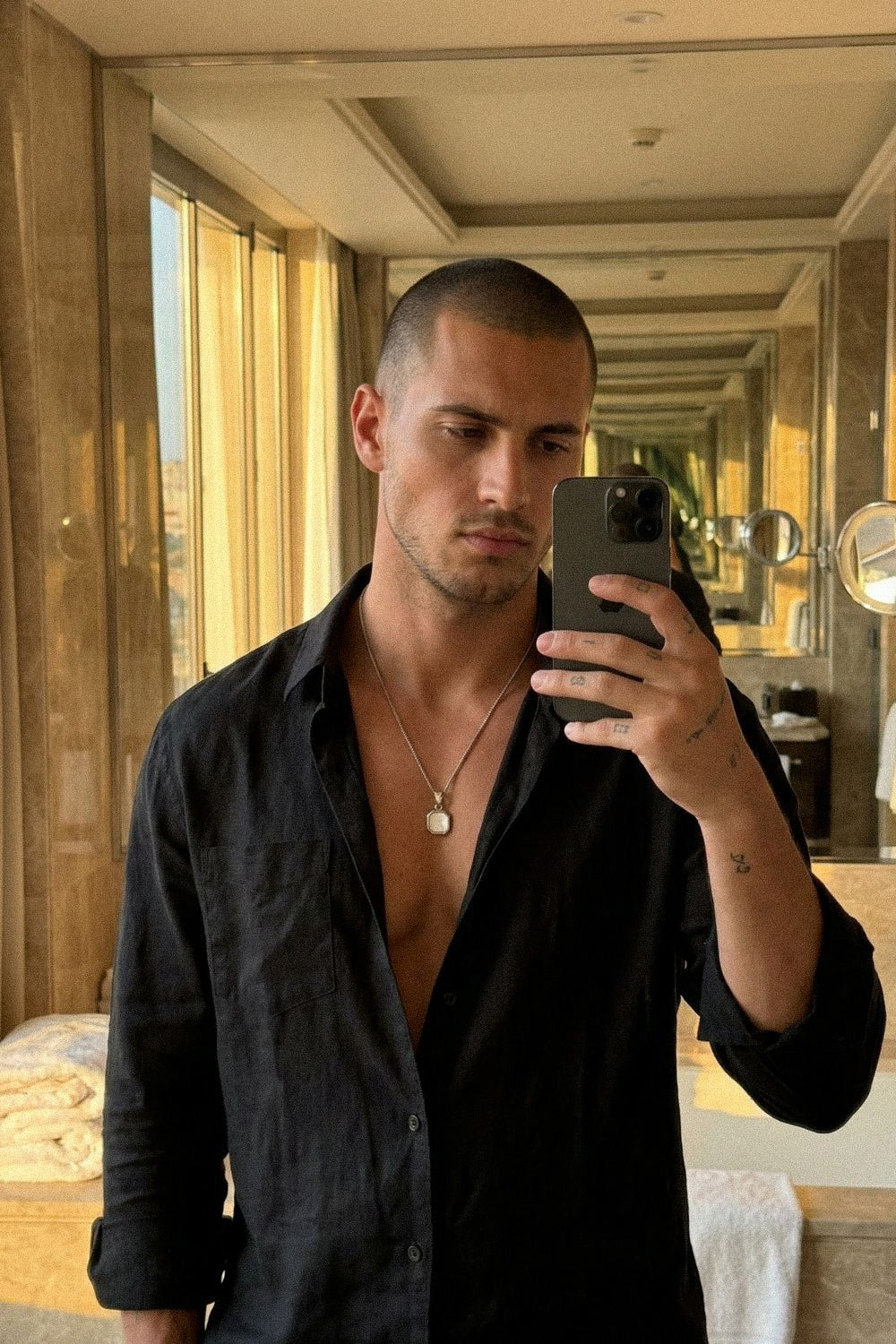 The Forge Necklace Cream