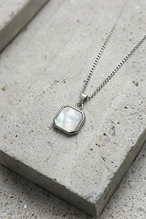 The Forge Necklace Cream